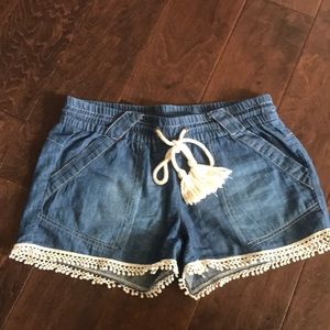Soft Lace Trim Shorts